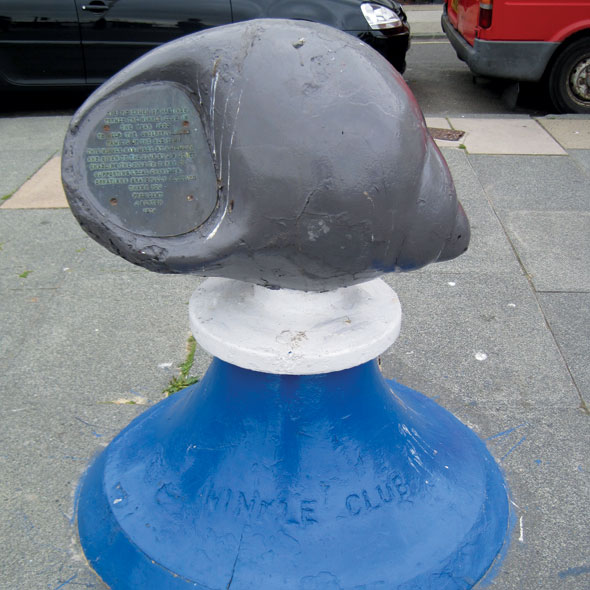 Winkle Island statue
